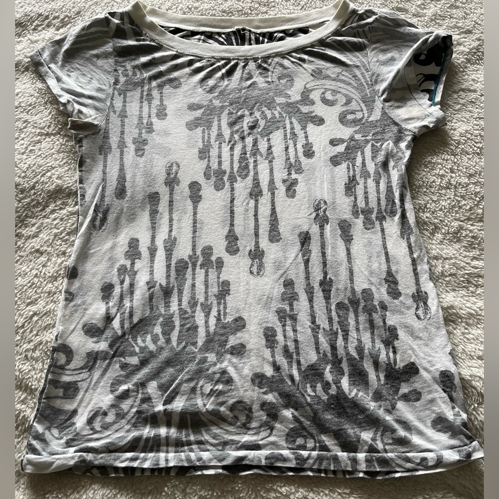chandelier tee